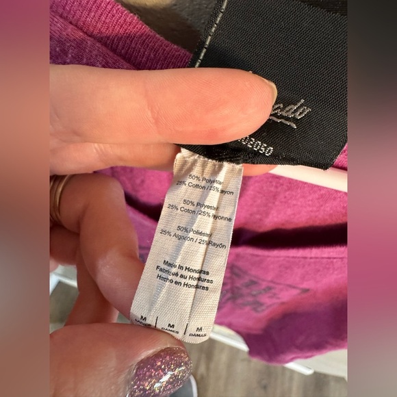 🔴Harley-Davidson Women's Magenta V-Neck Tee - Picture 2 of 4